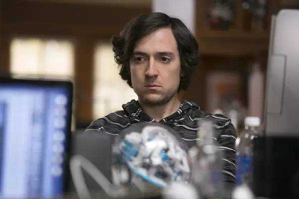 via:hbo 男主的好哥们儿 big head 不是 pied piper 的核心成员,椅