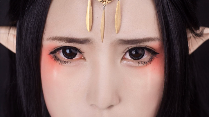 这是一个我很喜欢的化妆 晴晴·up主 o小庄o,她主要都是画一些中国风