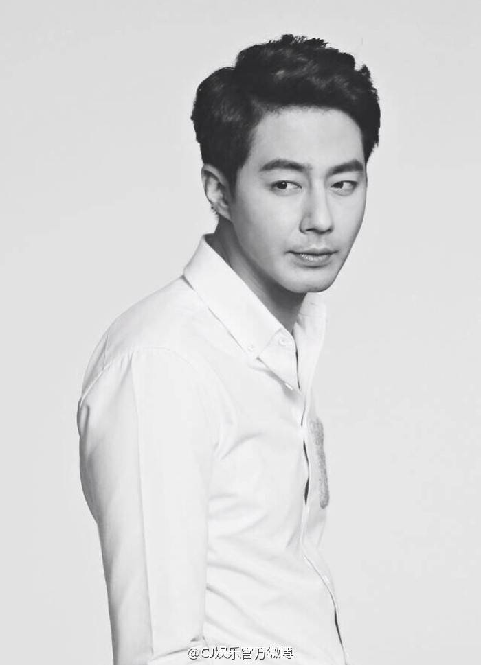 看图,话说穿各种颜色都好看的少吧,只有他了 赵寅成