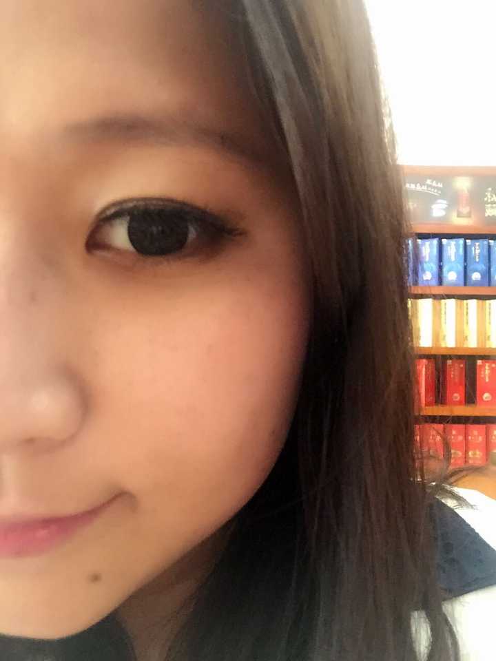 眼角圆(没有眼角)内双,肿眼泡该怎么化眼妆?