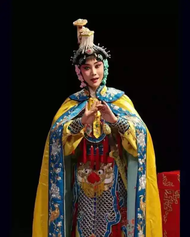 有哪些好看到爆的戏服? - 知乎