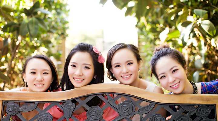 怎样拍摄五人以上闺蜜照?