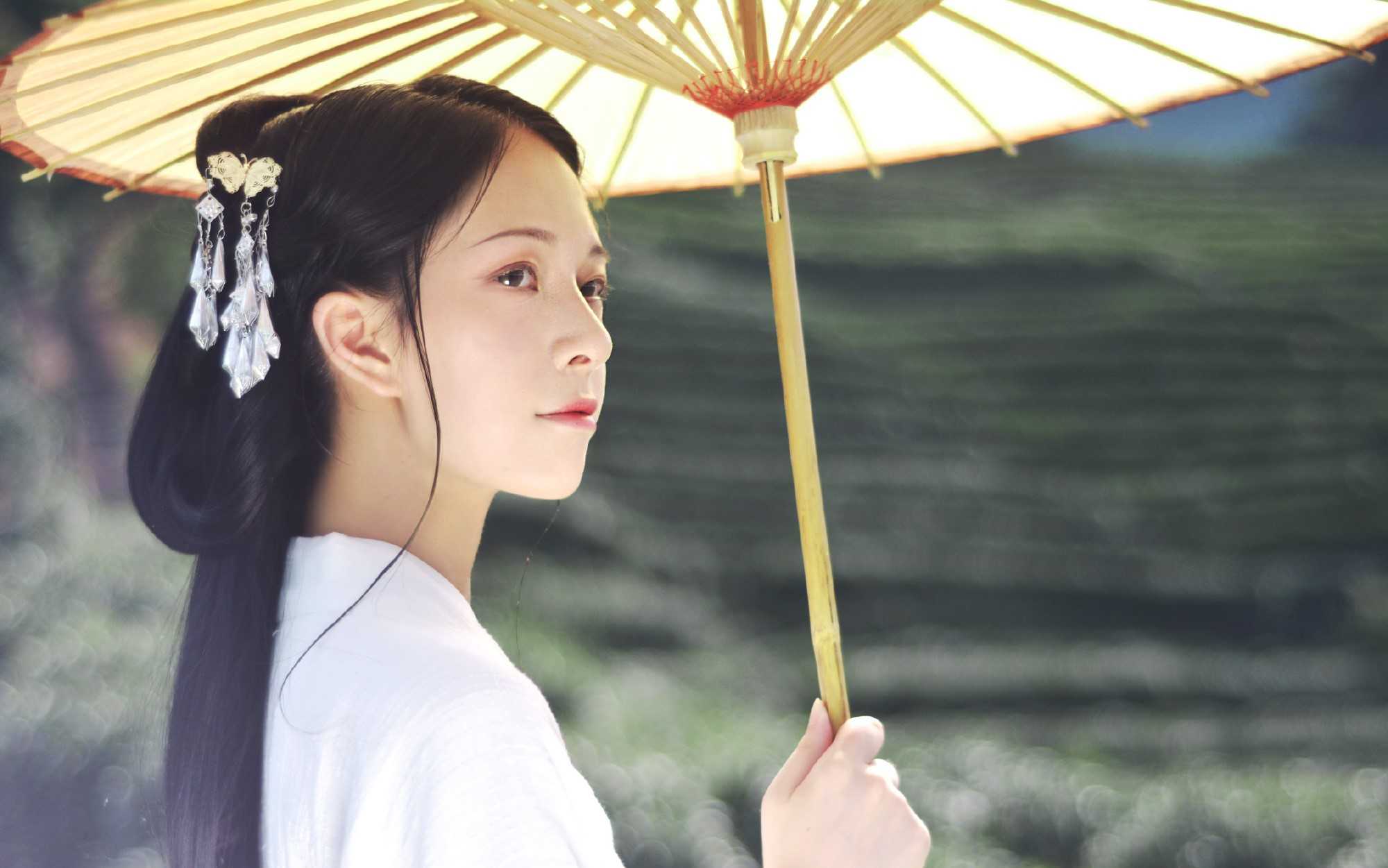 侵删)#vita##vita国际高定婚纱礼服##李沁##清冷淡颜古风妆#当这一切