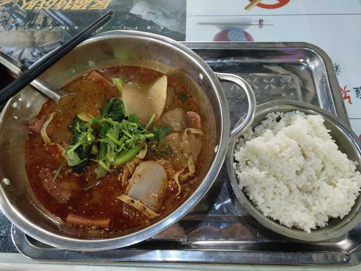 如何看待西北工业大学食堂(质量,价格,用餐环境,食堂人员态度?