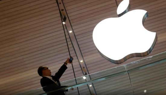 苹果跌下万亿市值神坛:不披露产品销量,一个月内股价跌16%