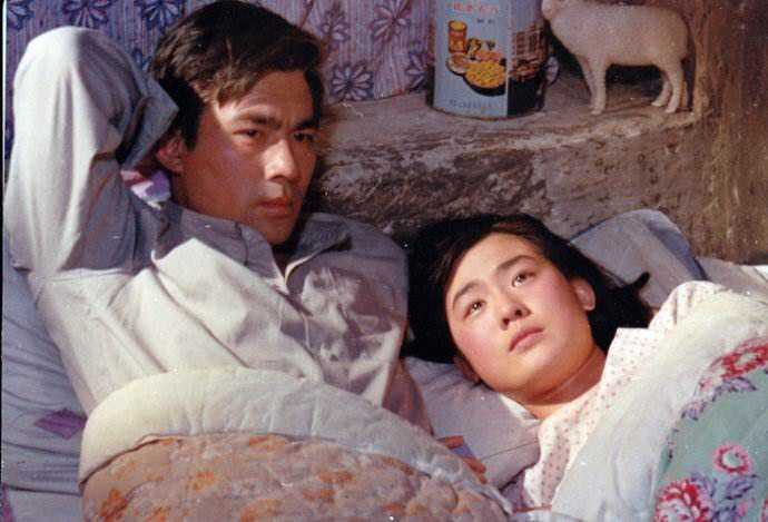 1985年·青春祭 女主李纯下乡插队,在一个民风淳朴的傣乡.