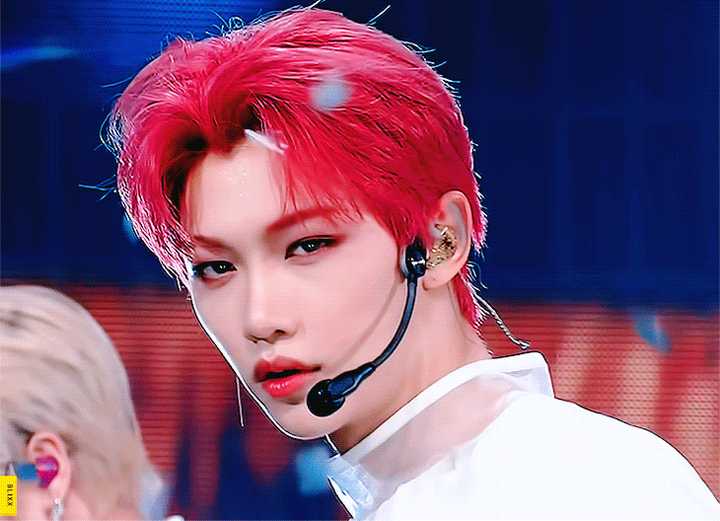 韩国男团里有没有长的很绝的人?