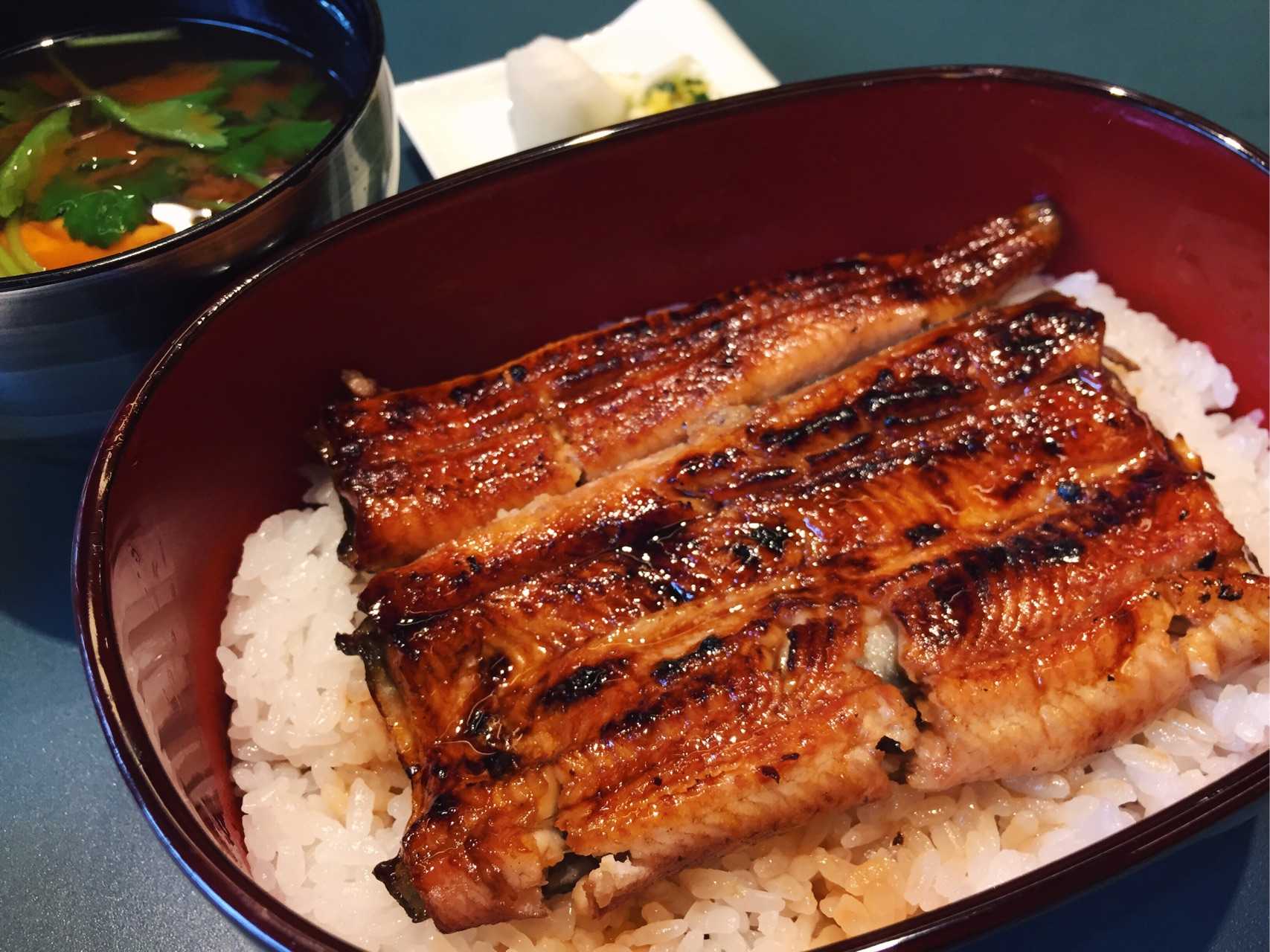 吃过最好吃的鳗鱼饭是在日本京都岚山的广川鳗鱼饭,米其林一星,整个