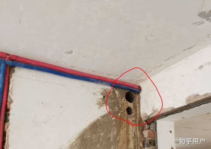 梁上打孔打断钢筋影响房屋安全吗?