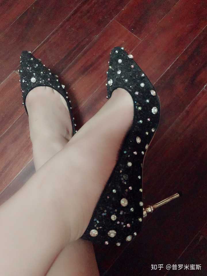 女人穿上高跟鞋后是一种什么感觉?