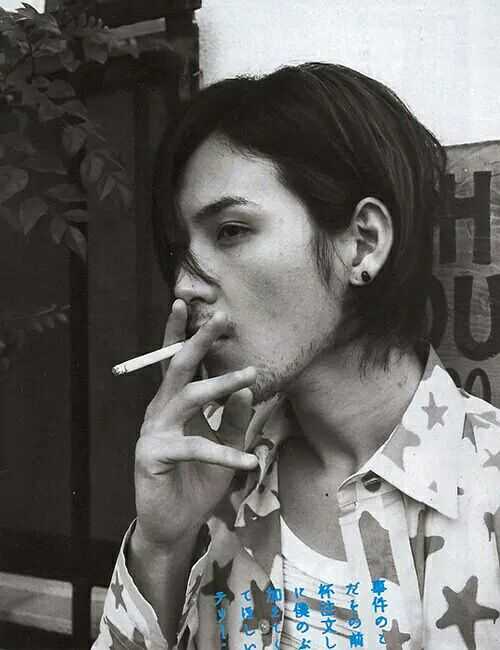 男的蓄胡子扎辫子是怎么样一种心态?