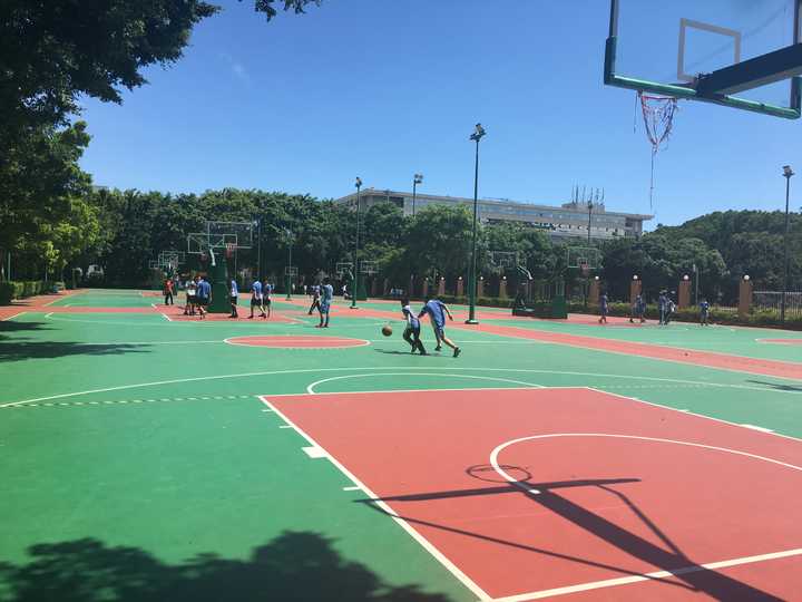 在深圳中学亚迪学校就读是种怎样的体验?