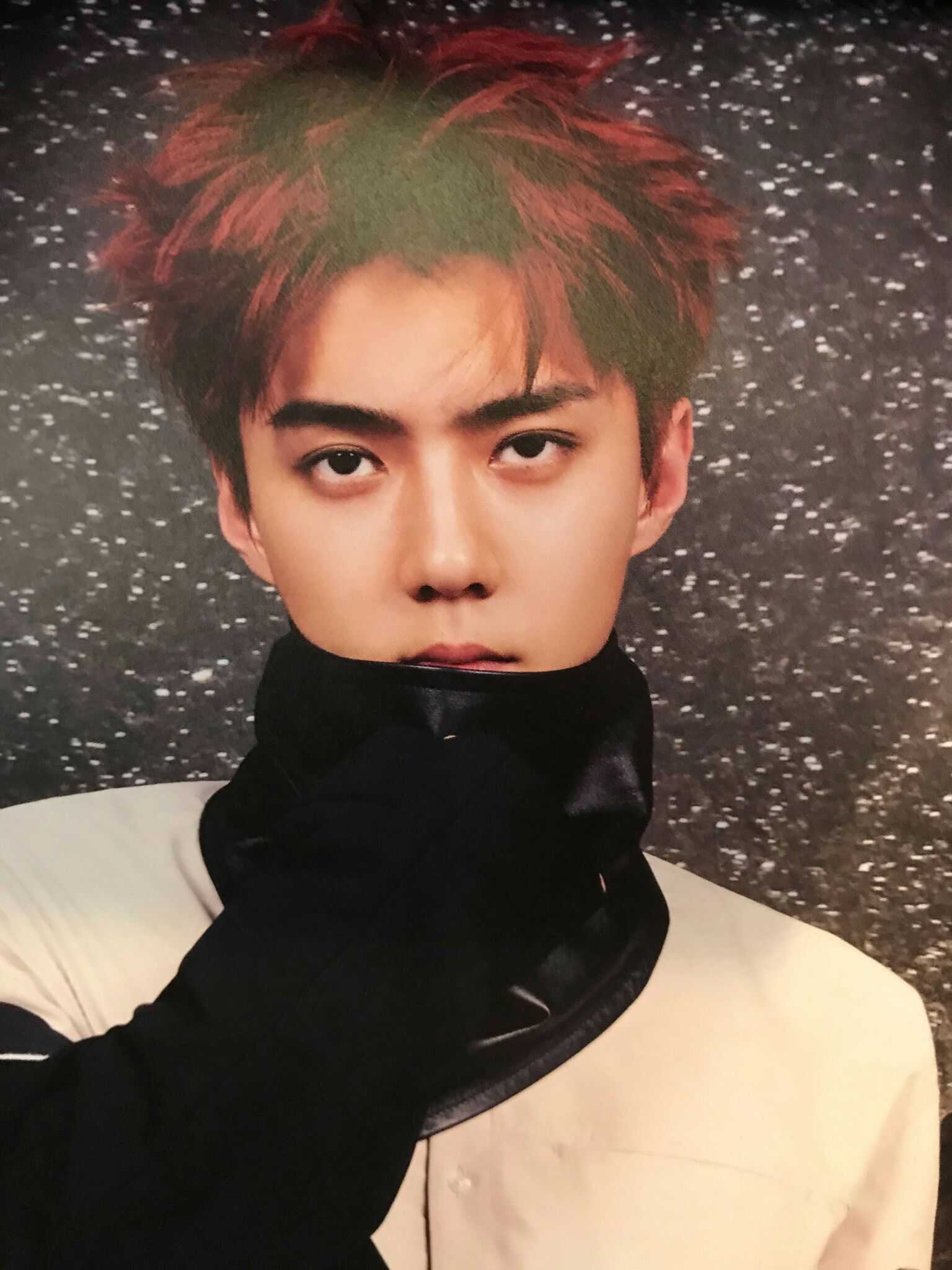 exo的吴世勋五官立体 生图能打 素颜好看有笑眼 1米84 有肌肉业业务