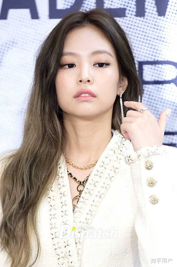 金智妮jennie为什么给人感觉很高傲不友好的印象,她本人是否真的做过