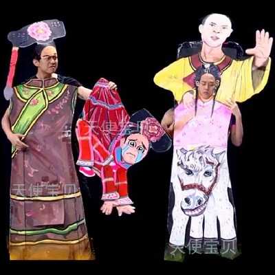 我们两个女生都不会唱歌,五音不全公司年会要