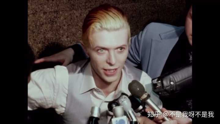 已老  情敌还不少"系列 尊龙 先生 坂本龙一 教授 大卫鲍伊 宝爷https