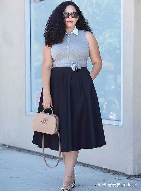 平板身材又叫h身材,很多模特是这种身材,不胖,但是平胸,没有凸显的