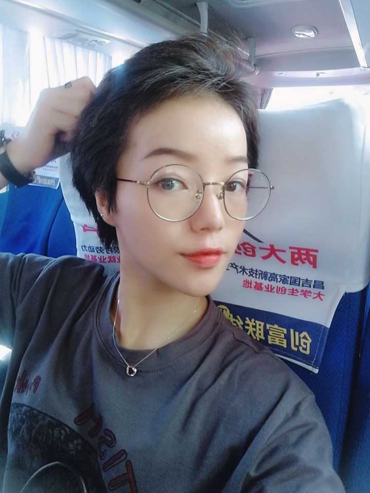 什么脸型的女孩子适合留男生头?