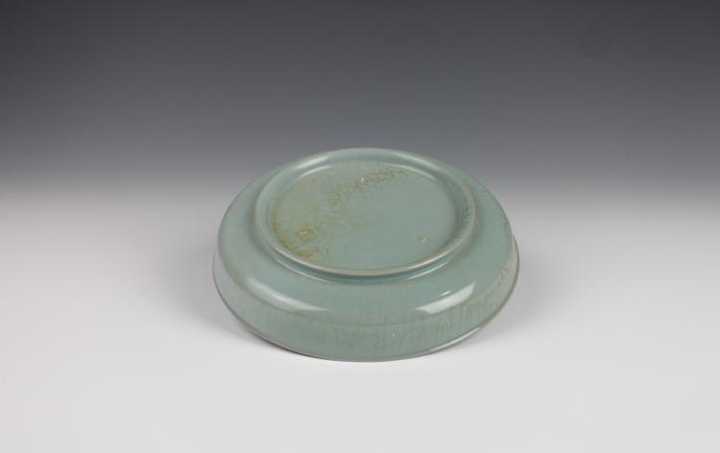 对现代仿汝窑瓷器比较感兴趣,网上查了下大概好的品牌有晓芳,柏彩