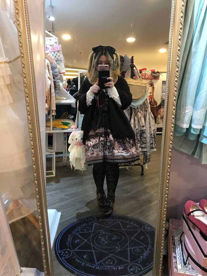 人说"胖胖的很可爱了" 我觉得大部分胖胖的lo娘可能都是处在这个阶段