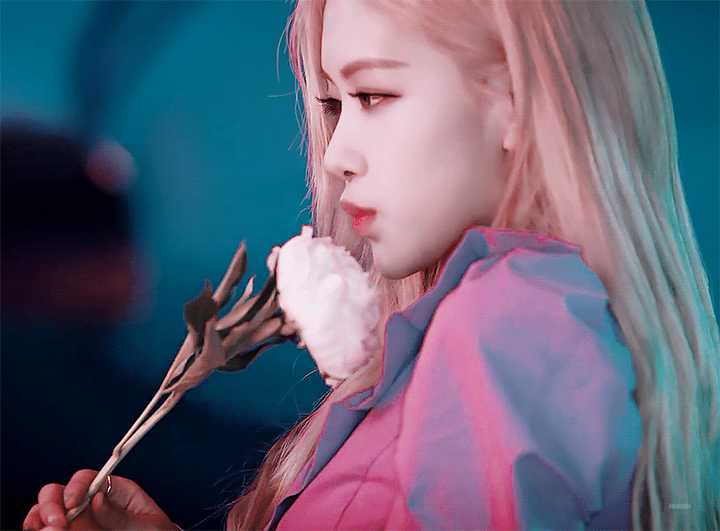 大概是sd娃娃活了的程度 这该死的毫无悬念的美丽 rosé 朴彩英 exo