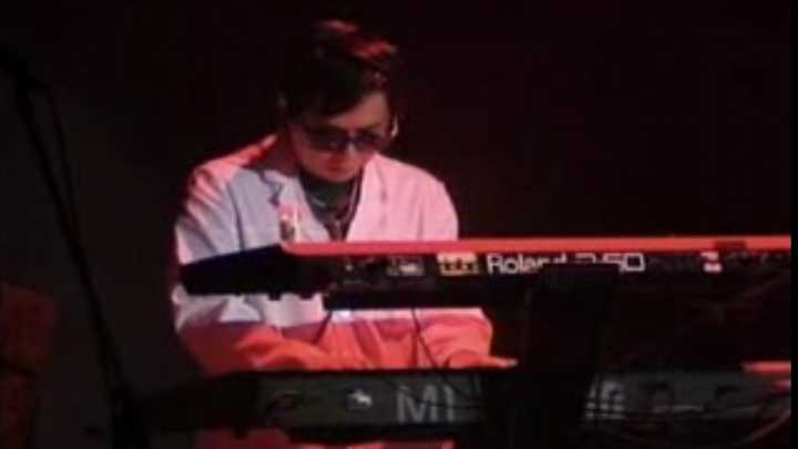 如何评价beyond 91年黄家驹红馆生命接触演唱会?