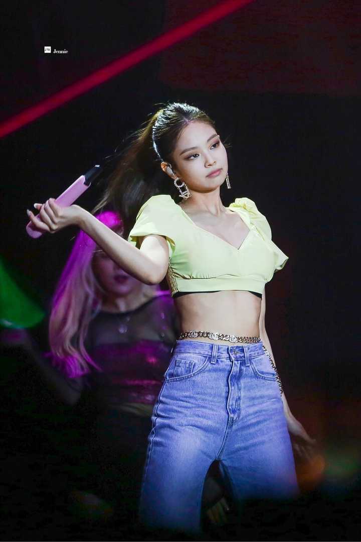 怎麼評價blackpink jennie的身材?