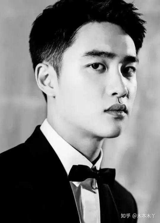 我是一个圆脸的男生,微胖,适合什么样的发型?