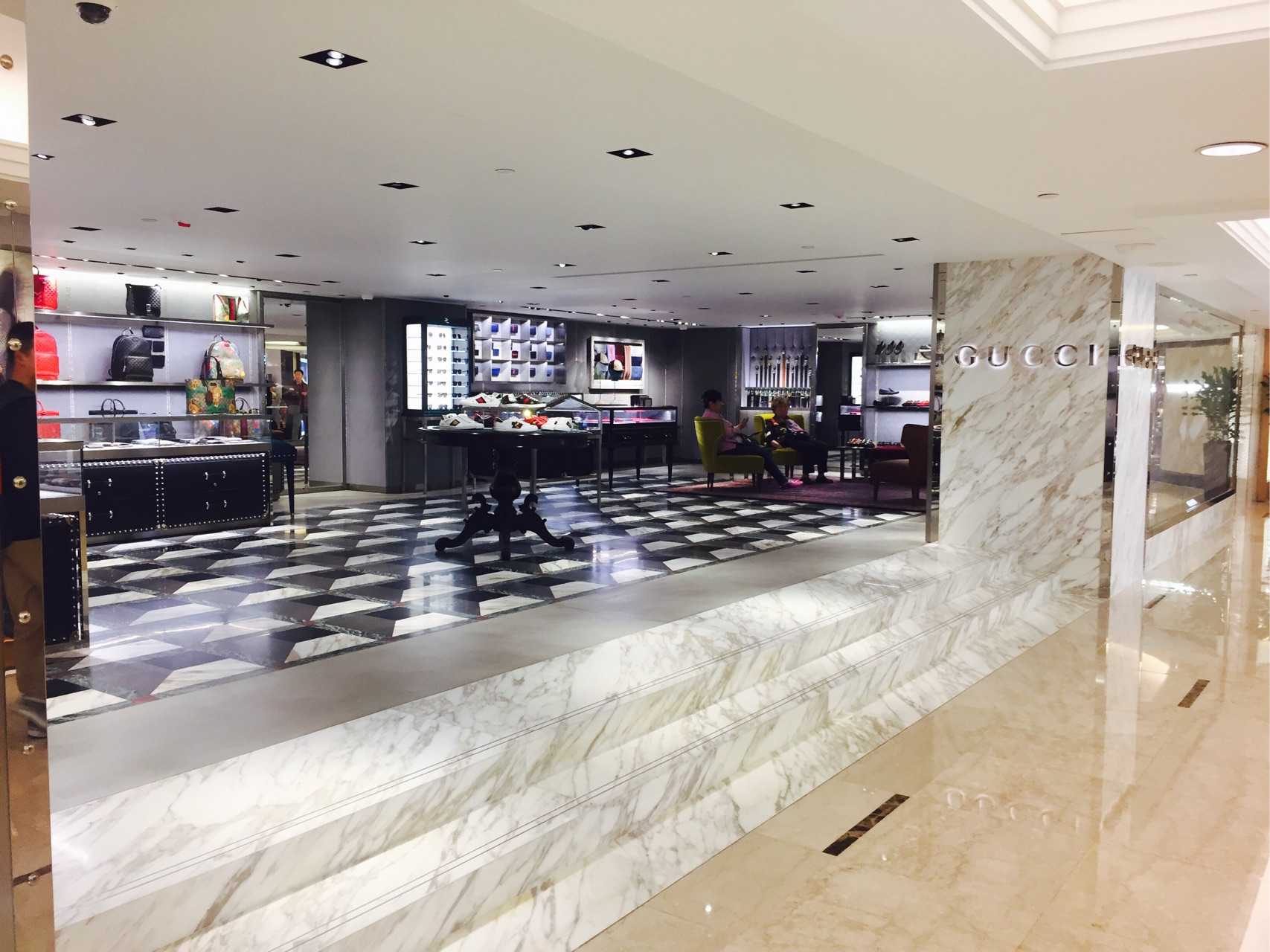 在香港导游带的HK奥特莱斯和真的奥特莱斯什