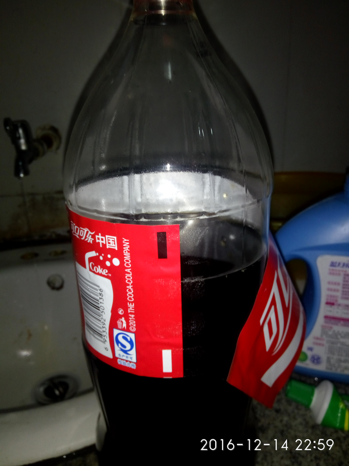 一口气喝完一瓶2l的可乐是怎样一种体验?