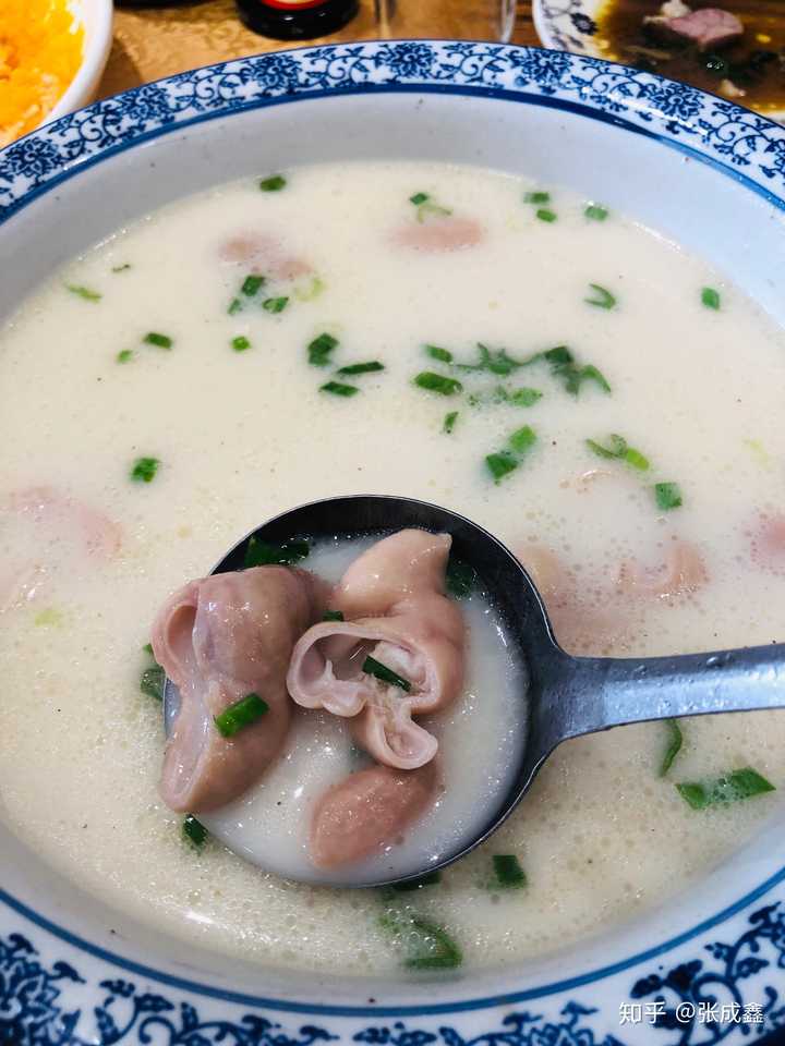 苏州中心的捞王:猪肚鸡汤,干贝滑,比虾滑更鲜美更有口感.