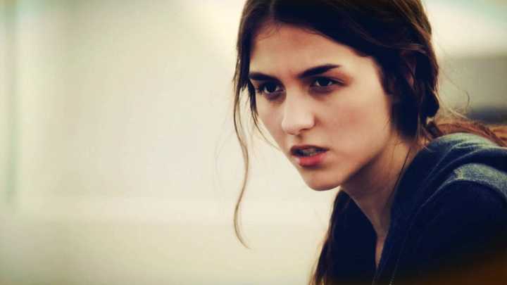 中饰演shaw,因为一句台词被大家叫做"大锤" 【3】quinn shepherd,在