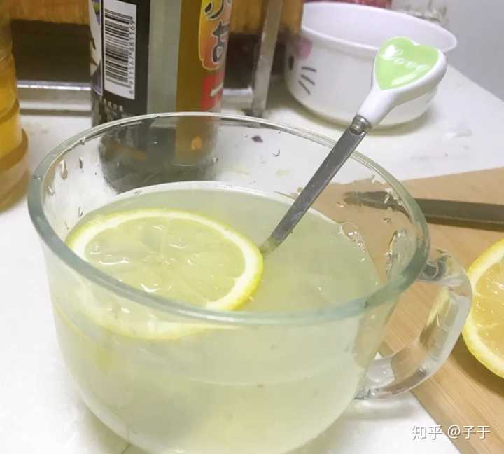 有人坚持喝过柠檬水吗 喝柠檬水的好处 长期坚持有什么效果 知乎 有人坚持喝过柠檬水吗 喝柠檬水的好处 长期坚持有什么效果 知乎