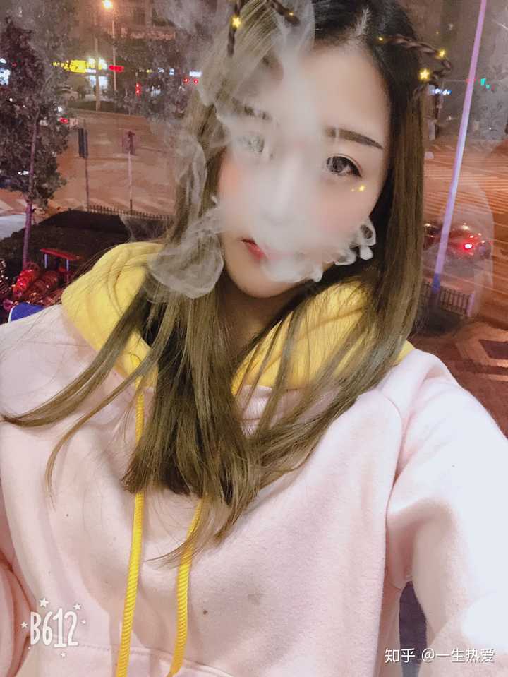 13岁女生烟瘾大图片