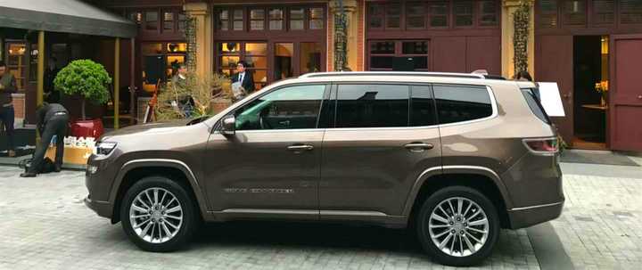 "越野家族","专业级"等词汇,用于指南者,自由侠和自由光等城市suv