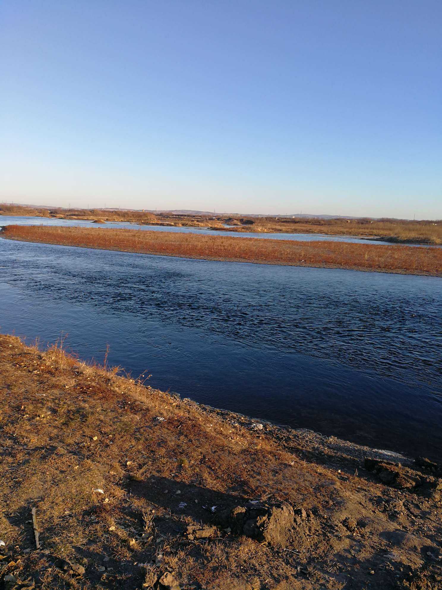 呼伦贝尔海拉尔河清澈见底