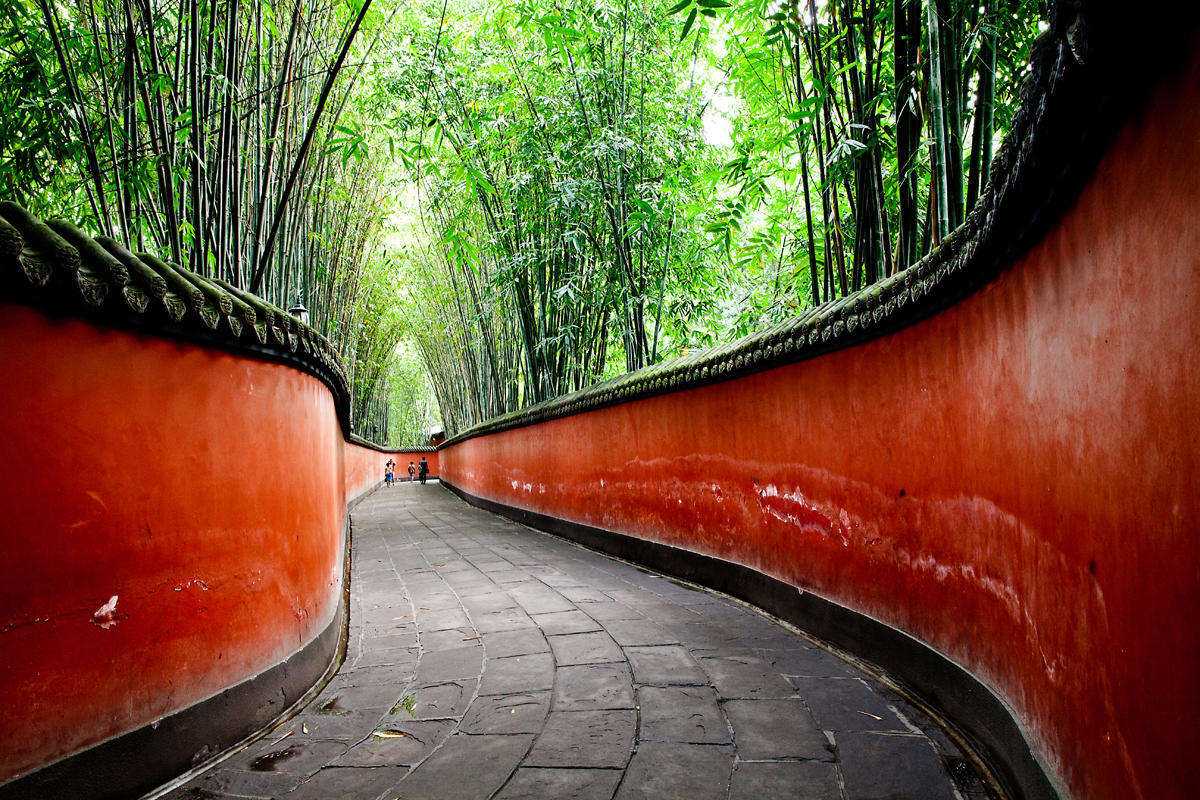 求一个成都三日游的旅游攻略,包括成都美食,大