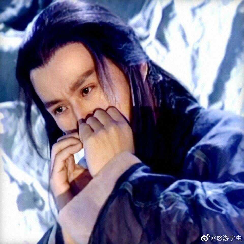 台视版《倚天屠龙记》杨逍一角本来是打算请徐少强的,衣服头套都是为