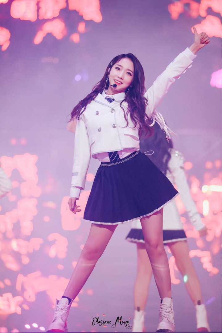 如何评价孟美岐在火箭少女101北京演唱会的表现?