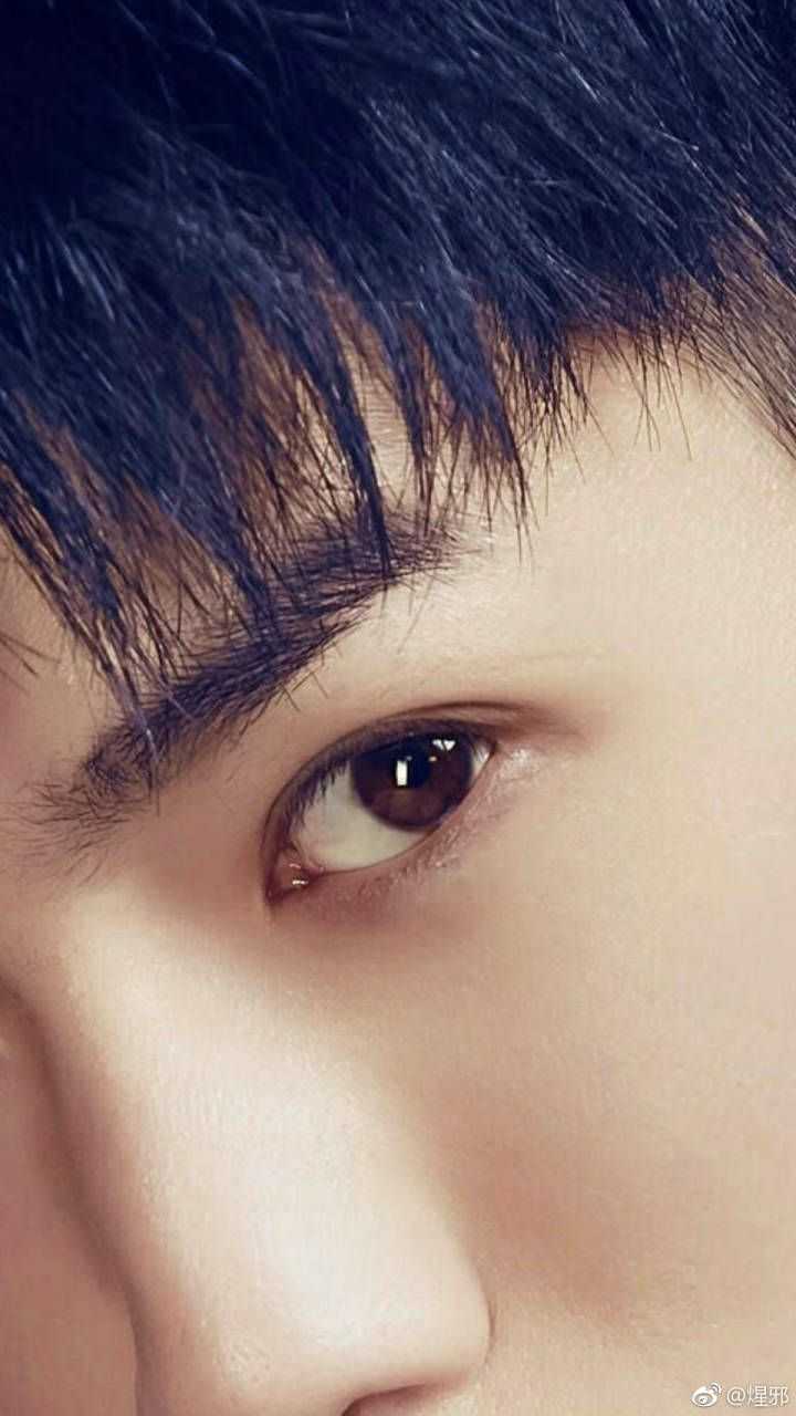 你的爱豆眼睛好看吗?是有多好看?