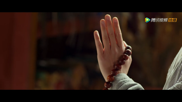 (最可惜的是还没看见罗什穿褐红色的僧袍,也没有浅灰色眼瞳qvq)