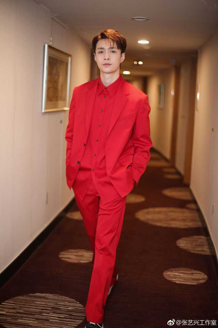 哪个男明星的海报最适合做壁纸?