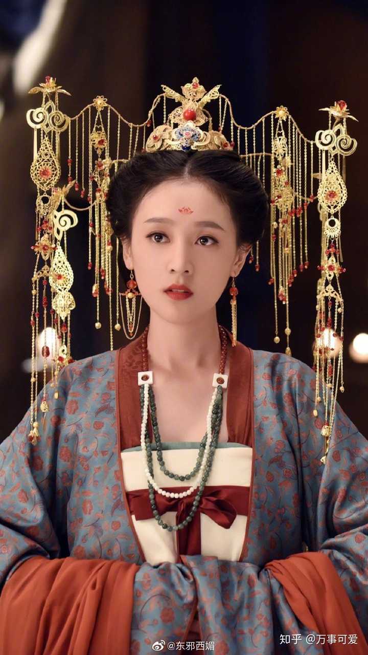 有没有哪个明星在古装剧中的凤冠霞帔让你印象深刻?