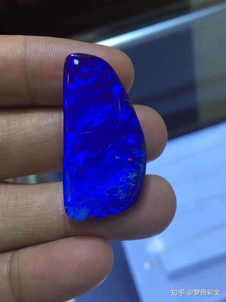 求大师鉴定此欧泊?