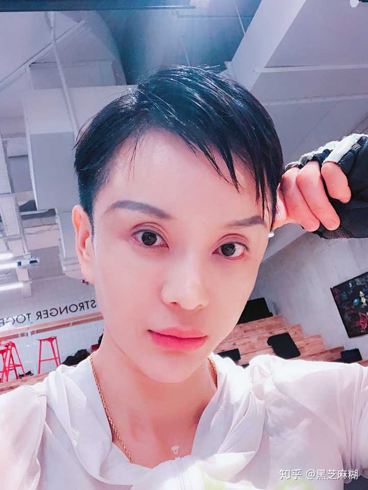 女生超短发,比男生还帅是种什么体验?