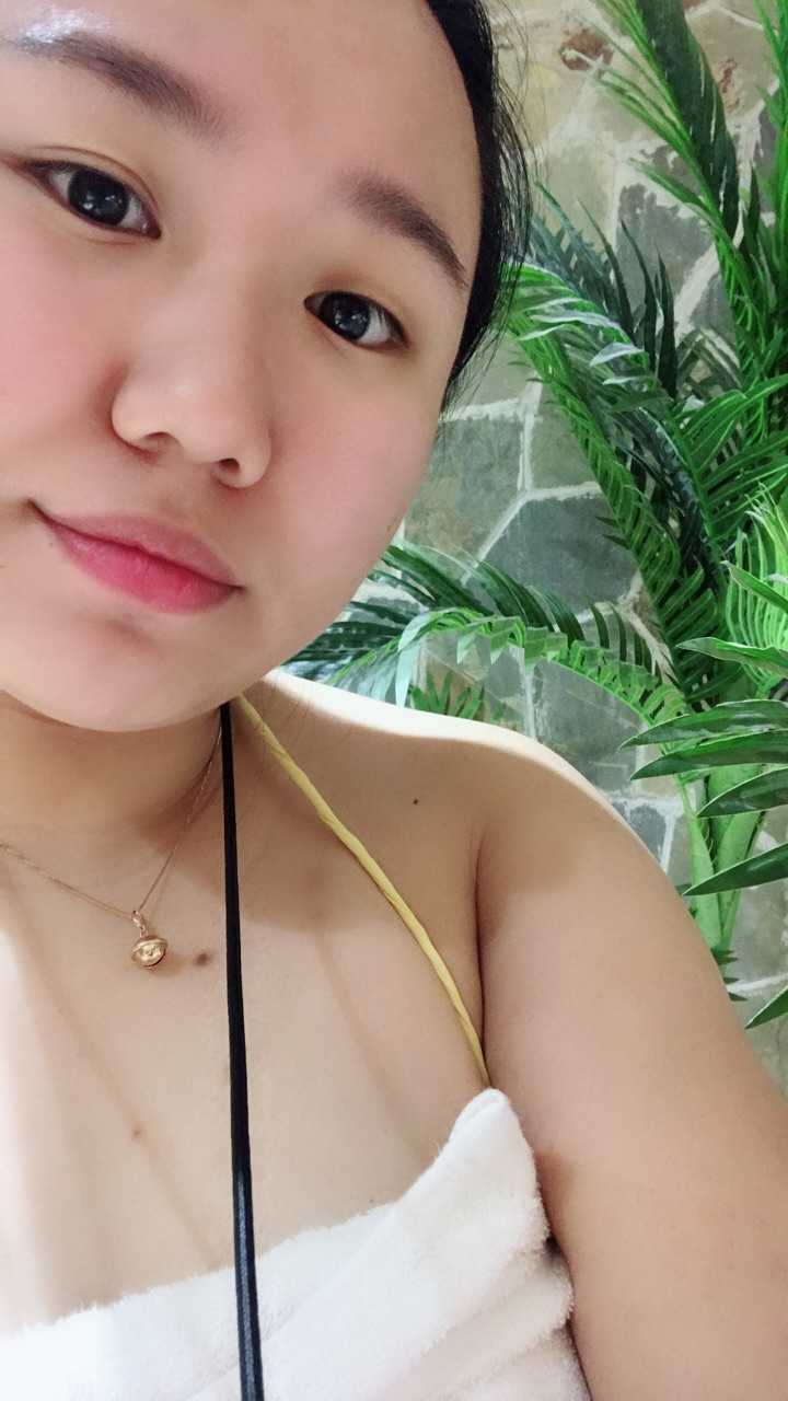 朋友长了一张好看的脸 但是身材简直差到不要不要的 没有全身照 就有