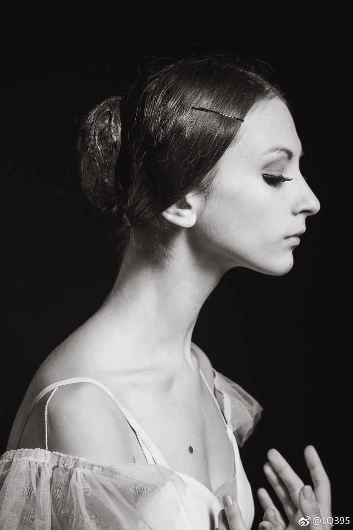 怎样练就天鹅颈?