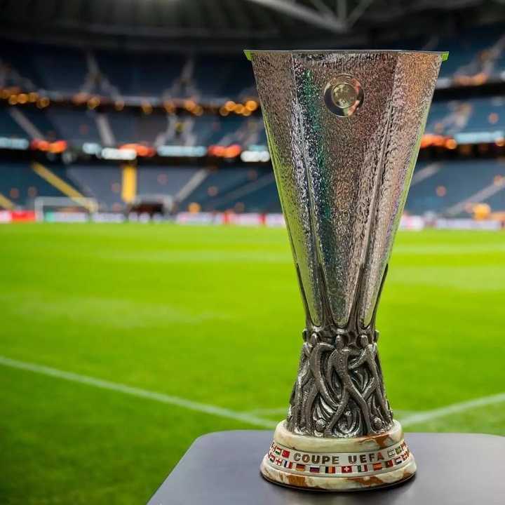 补坑~~~~欢迎关注专栏~~~~~ 一座奖杯关系一个赛季的成败.