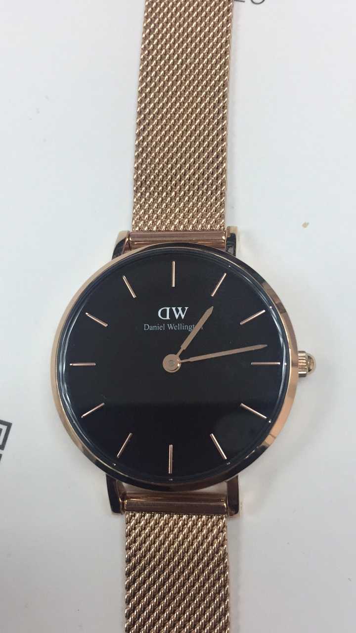 dw手表价格及图片 反面图片