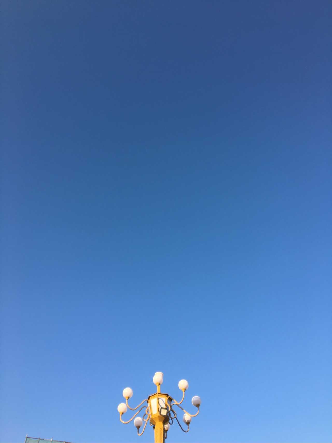 看,天空一朵花云朵!